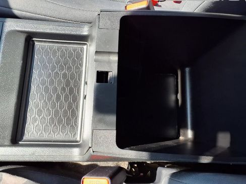 Used 2024 Nissan Frontier S w/ Technology Package RWD image 15