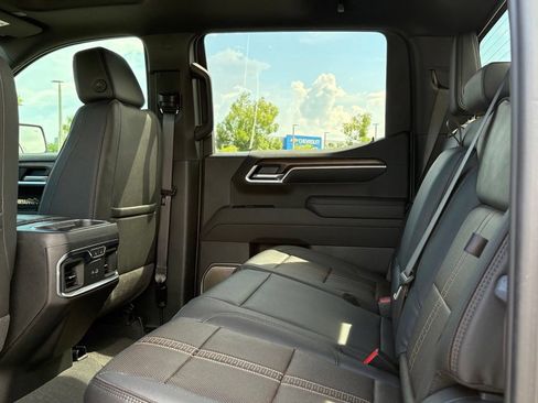 Used 2026 Chevrolet Silverado 1500 High Country w/ Z71 Off-Road Package AWD/4WD image 16
