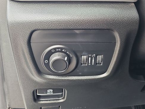 Used 2022 Jeep Grand Cherokee L Laredo image 26