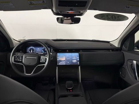 Used 2025 Land Rover Discovery Sport S image 27