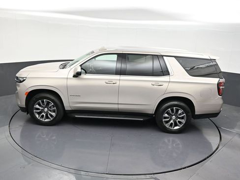 Used 2022 Chevrolet Tahoe LT w/ Luxury Package RWD image 16