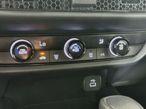 Certified 2024 Honda HR-V LX image 17