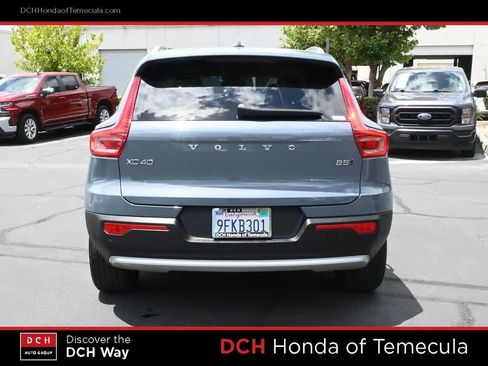 Used 2023 Volvo XC40 B5 Plus AWD/4WD image 6