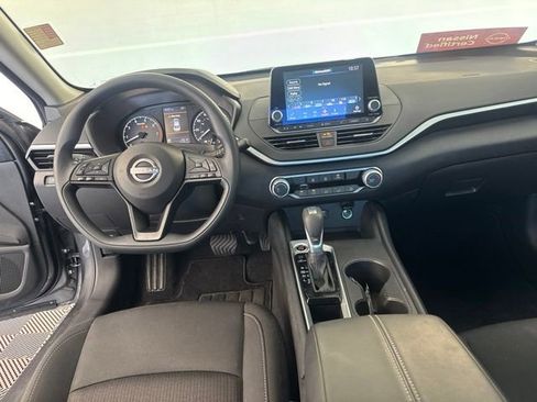 Certified 2025 Nissan Altima 2.5 S FWD image 10