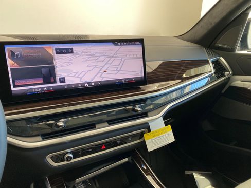 New 2026 BMW X7 xDrive40i w/ M Sport Package image 25