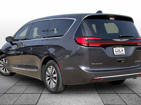 Used 2023 Chrysler Pacifica Limited image 12