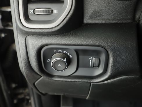 Used 2024 RAM 2500 Tradesman w/ Chrome Appearance Group image 11