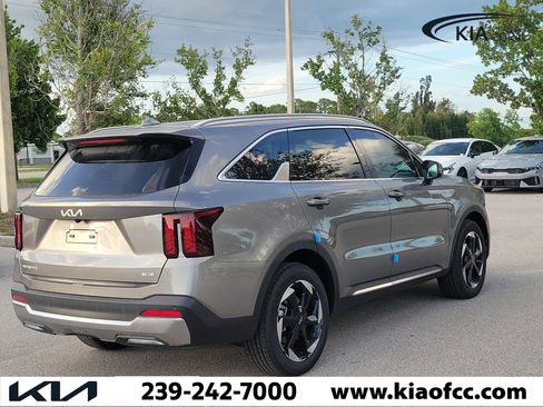 New 2026 Kia Sorento EX FWD image 6