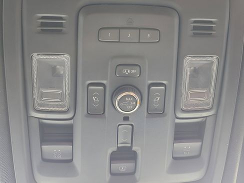 Used 2023 GMC Yukon Denali Ultimate image 24