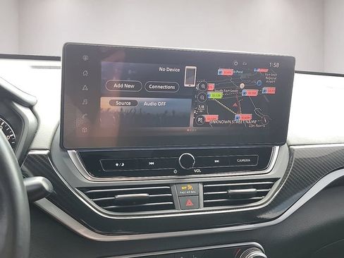 Used 2023 Nissan Altima 2.0 SR FWD image 15