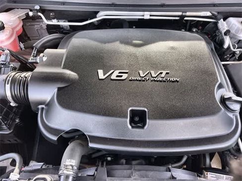 Used 2020 Chevrolet Colorado LT w/ Safety Package image 10