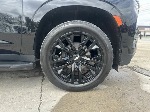 Used 2021 Chevrolet Tahoe RST w/ Luxury Package AWD/4WD image 7
