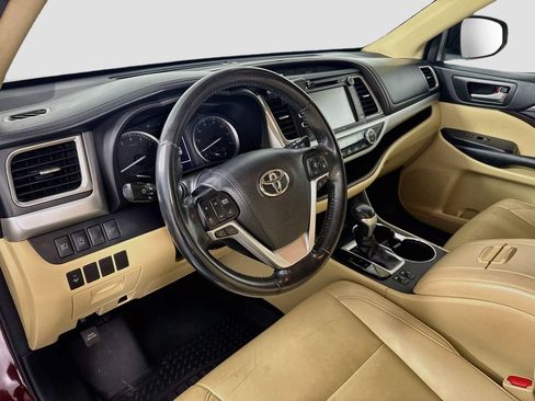 Used 2017 Toyota Highlander XLE AWD/4WD image 9