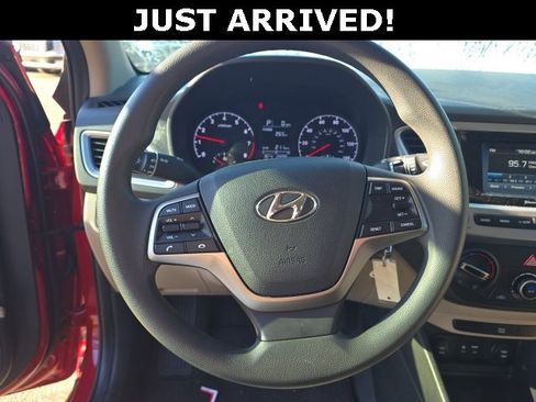 Used 2022 Hyundai Accent SE image 9