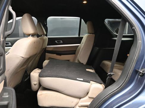 Used 2019 Ford Explorer 4WD w/ Class II Trailer Tow Package image 23
