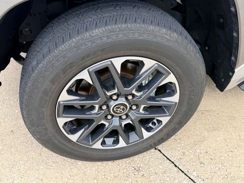 Used 2024 Toyota Tundra Limited image 15