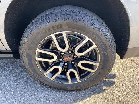 Certified 2024 GMC Yukon AT4 w/ AT4 Premium Plus Package image 11