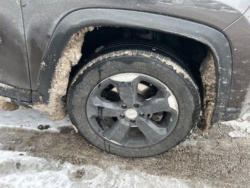 Used 2019 Jeep Compass Latitude w/ Popular Equipment Group AWD/4WD image 13