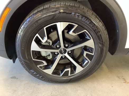 Used 2023 Kia Sportage EX AWD/4WD image 19
