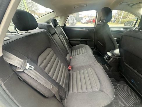 Used 2015 Ford Fusion SE FWD image 11