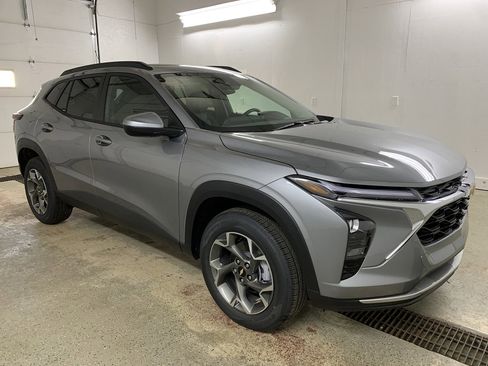 New 2026 Chevrolet Trax LT image 1