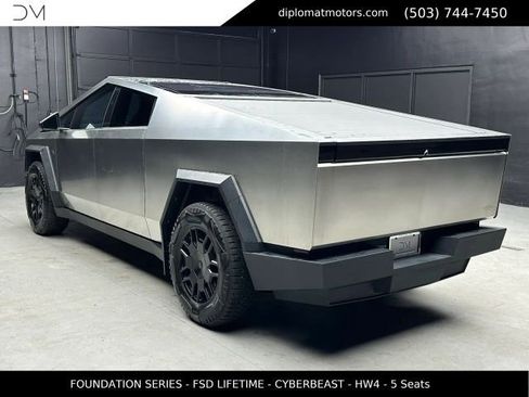 Used 2024 Tesla Cybertruck Cyberbeast AWD/4WD image 4
