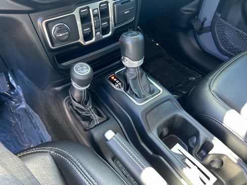 Used 2022 Jeep Wrangler Unlimited Sahara w/ Safety Group image 45