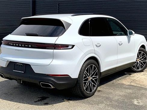 Used 2025 Porsche Cayenne image 7
