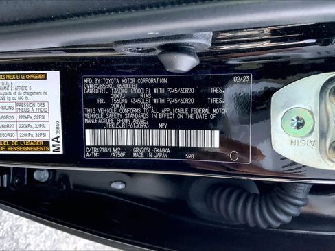 Used 2023 Toyota 4Runner Limited image 32