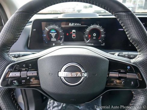 Used 2023 Nissan Ariya AWD image 13