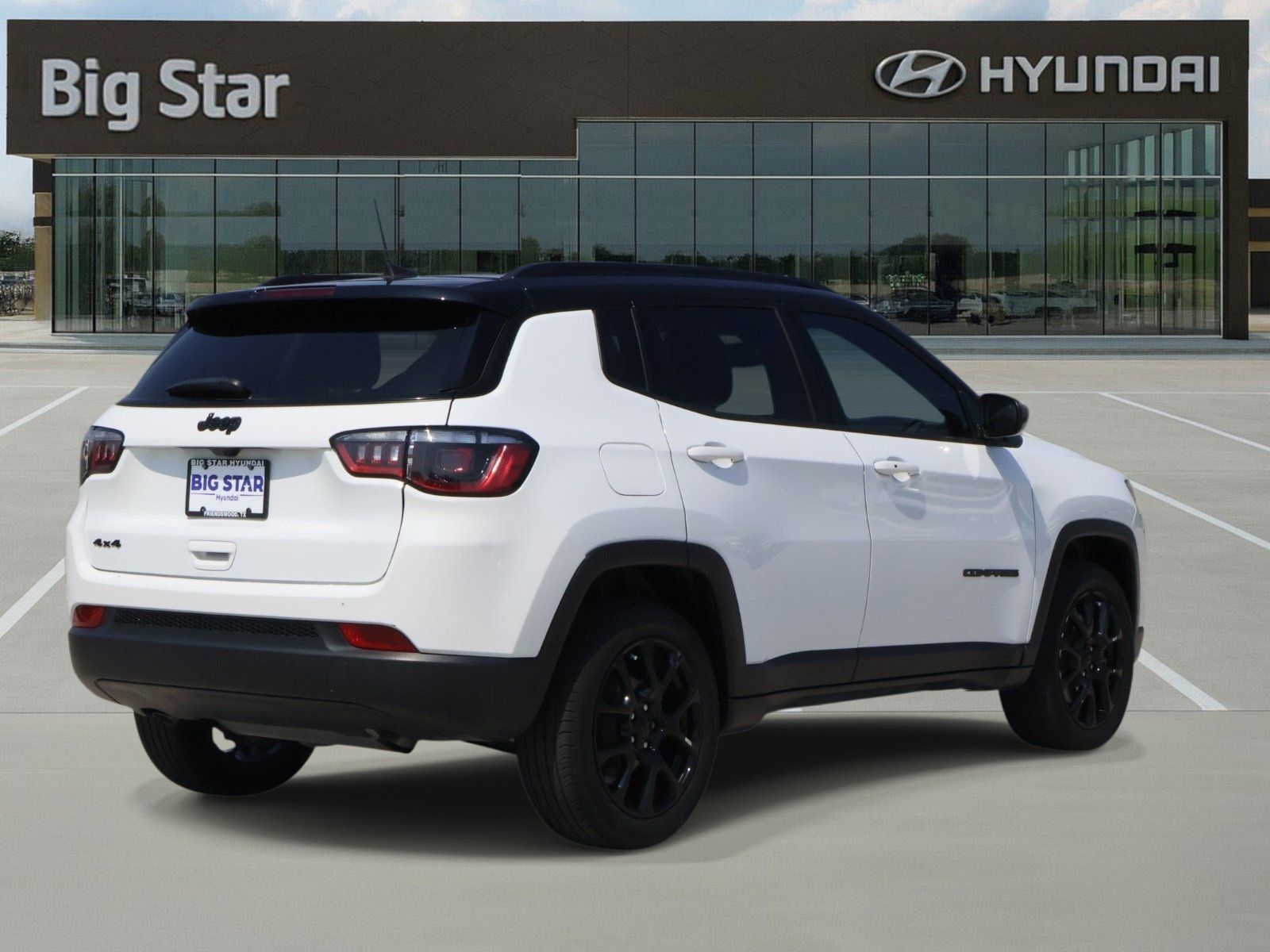 Used 2023 Jeep Compass Latitude AWD/4WD image 4