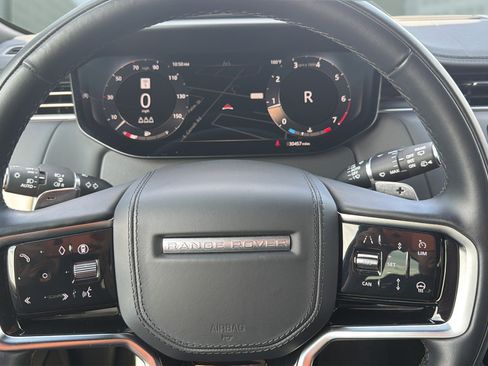 Used 2025 Land Rover Range Rover Sport SE AWD/4WD image 24