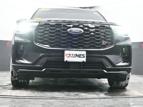 Used 2025 Ford Explorer ST image 24