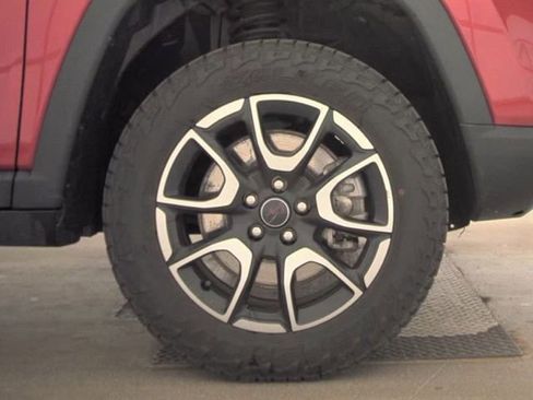 Used 2025 Jeep Compass Trailhawk AWD/4WD image 20