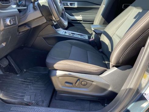 Used 2022 Ford Explorer XLT image 10