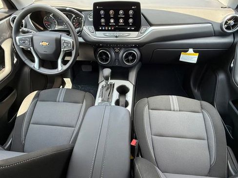 New 2025 Chevrolet Blazer LT image 33