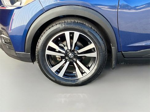 Used 2019 Nissan Kicks SV image 30