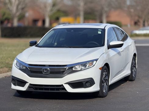 Used 2016 Honda Civic EX image 2