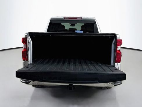 Used 2022 Chevrolet Silverado 1500 LT AWD/4WD image 26