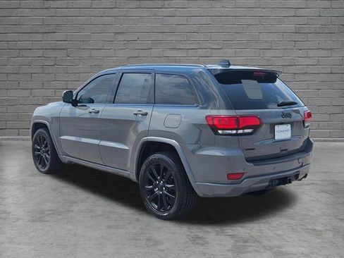 Used 2021 Jeep Grand Cherokee Laredo X AWD/4WD image 3