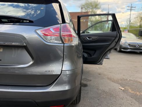 Used 2016 Nissan Rogue S AWD/4WD image 44