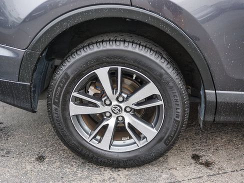 Used 2017 Toyota RAV4 XLE w/ Carpet Mat Package FWD image 9
