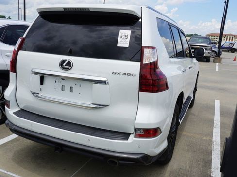 Used 2022 Lexus GX 460 Premium w/ Accessory Package AWD/4WD image 5