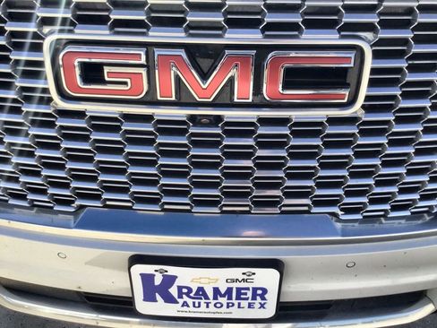 Used 2023 GMC Yukon Denali image 32