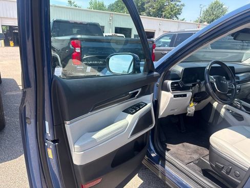 Certified 2024 Kia Telluride S w/ S Sunroof Package FWD image 19