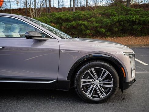 Used 2025 Cadillac Lyriq Luxury image 11