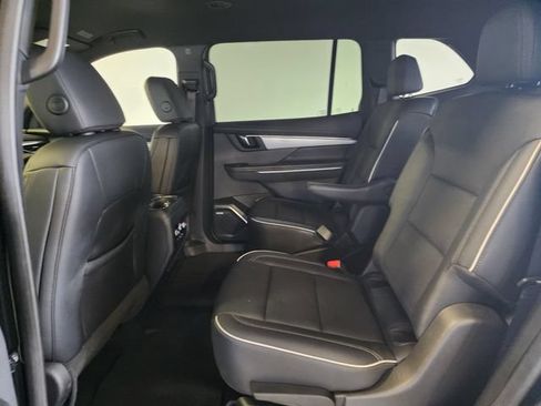 Certified 2025 Buick Enclave Preferred AWD/4WD image 15