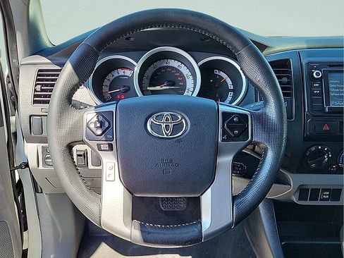 Used 2015 Toyota Tacoma 2WD Access Cab image 16