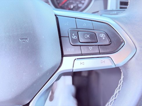 Used 2021 Volkswagen Atlas Cross Sport SE image 23