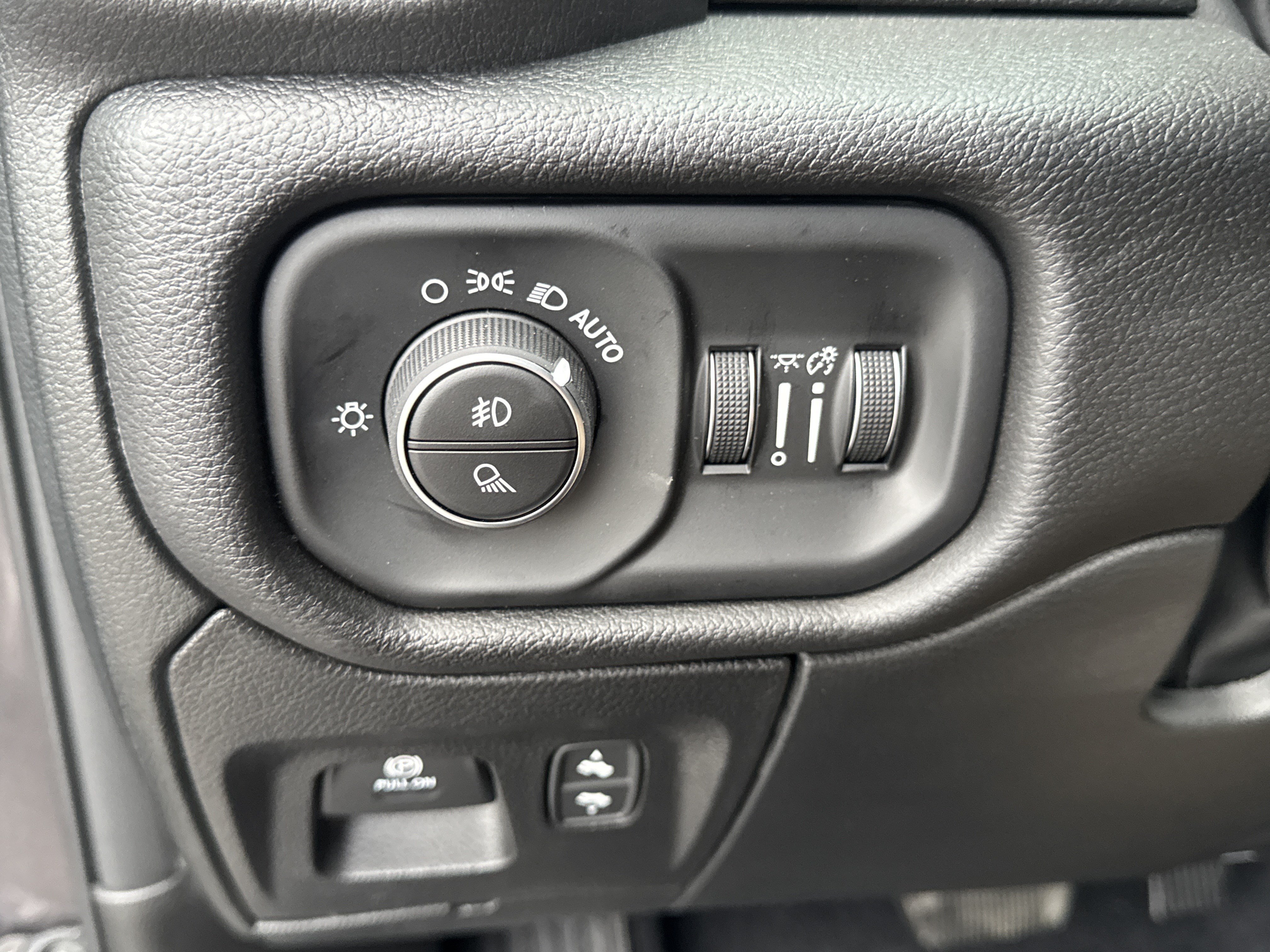 New 2026 RAM 1500 Big Horn AWD/4WD image 34
